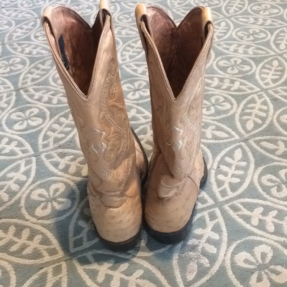 Boots - Picture 4 of 4